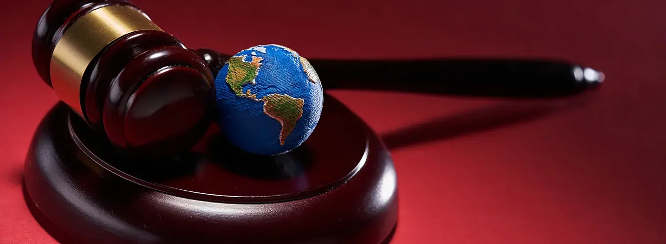 Imagen representativa del derecho de extranjería